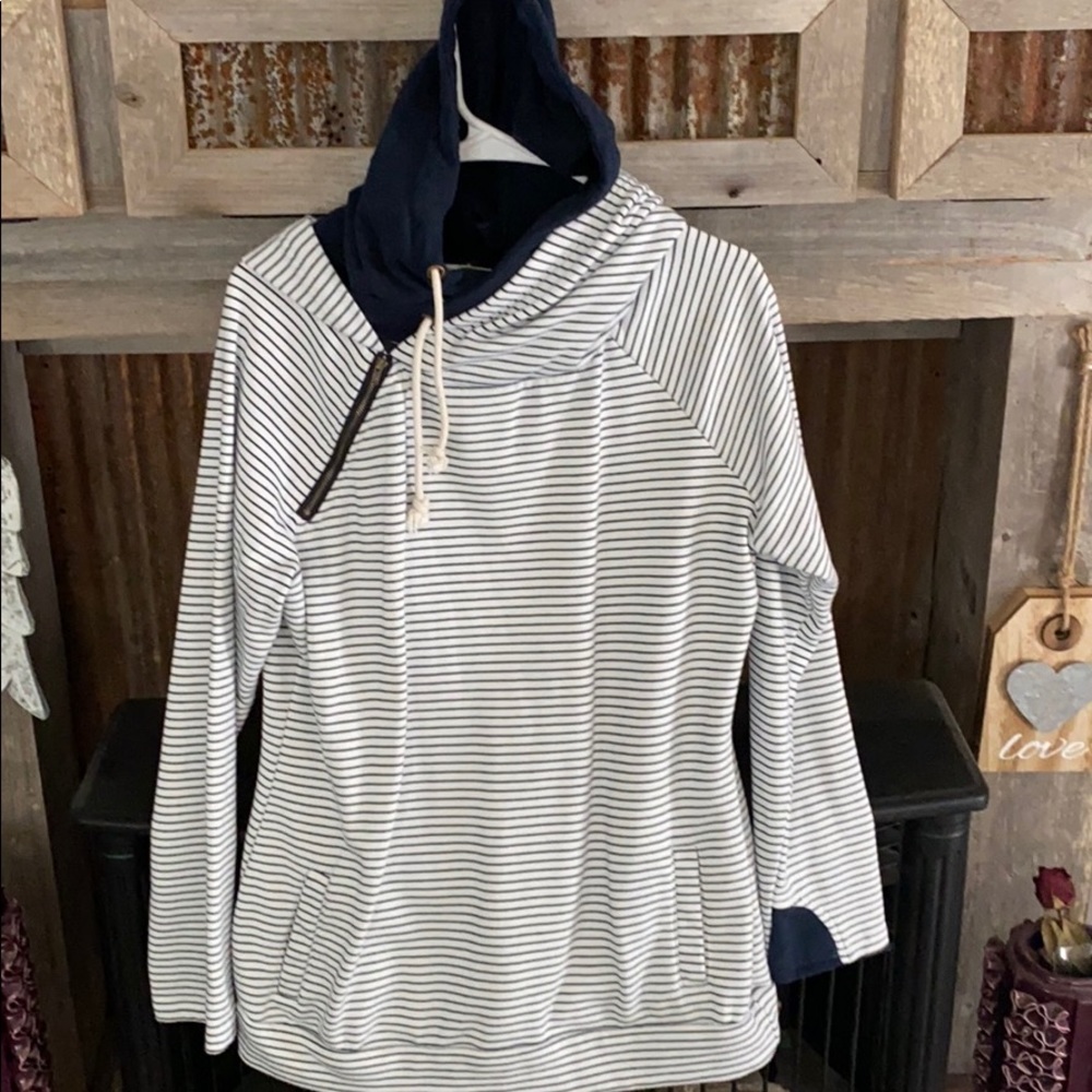 White and navy stripped hoodie.